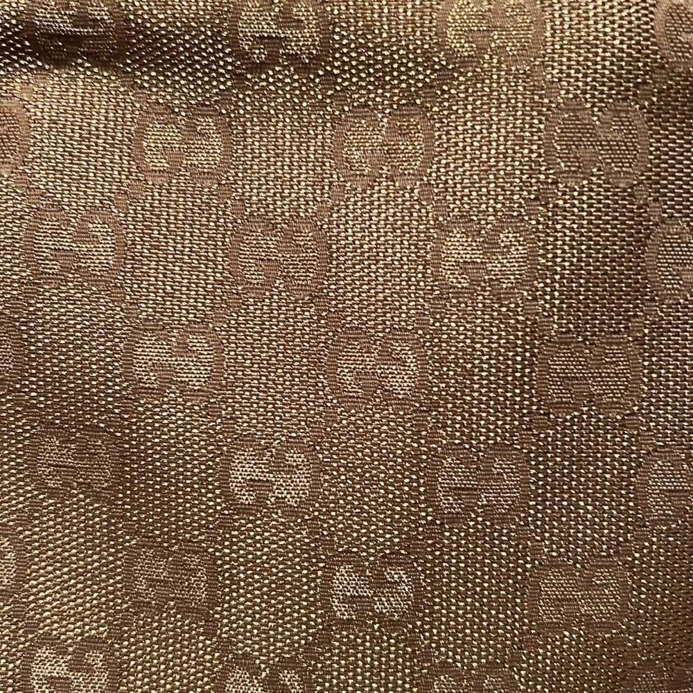 Shimmer and shine in vintage Gucci - Picture 6 of 16